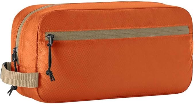 Eagle Creek Pack-It Isolate Quick Trip - Compact Travel Toiletry Bag for Optimizing Luggage Space - Lightweight - Water-Resistant - Easy-Grab Zipper - Sustainable Materials - Small - Mandarin