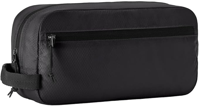 Eagle Creek Pack-It Isolate Quick Trip - Compact Travel Toiletry Bag for Optimizing Luggage Space - Lightweight - Water-Resistant - Easy-Grab Zipper - Sustainable Materials - Small - Black