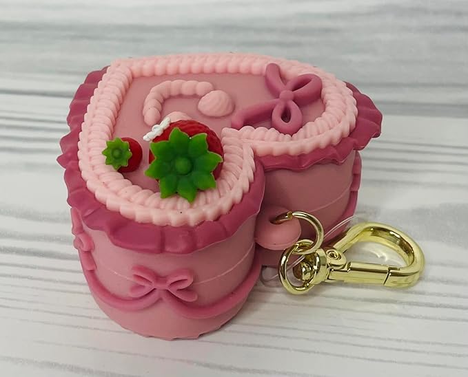 Bath and Body Works Strawberry Sweatheart Valentine Cake Pocketbac Hand Sanitzer Holder