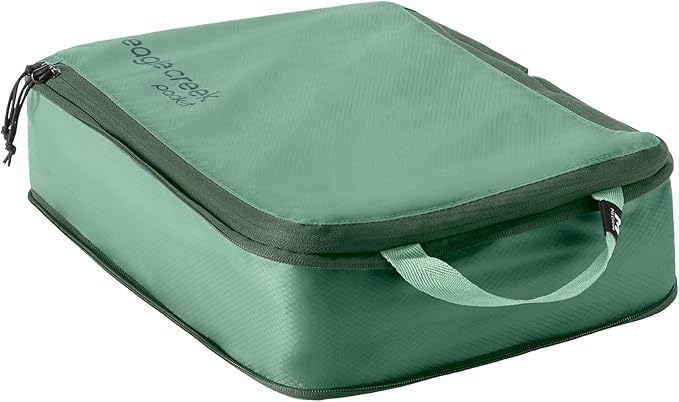 Eagle Creek Pack-It Isolate Compression Cube - Compact Packing Cube for Travel Accessories - Water-Resistant - Durable Zipper - Lightweight - Medium - Willow Green