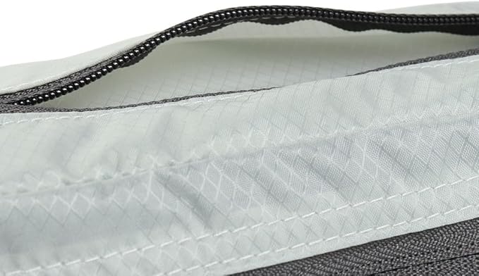 Eagle Creek Pack-It Isolate Quick Trip - Compact Travel Toiletry Bag for Optimizing Luggage Space - Lightweight - Water-Resistant - Easy-Grab Zipper - Sustainable Materials - X-Small - Storm Grey