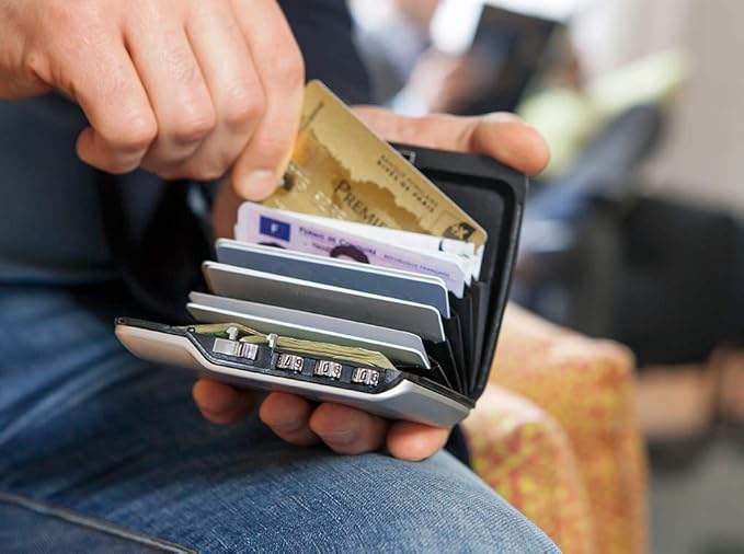 ÖGON -DESIGNS- Aluminum code wallet, lockable with a 3 digit code, RFID protection against fraud and demagnetization, secured card holder