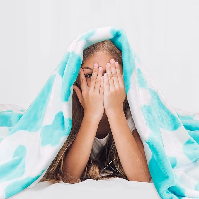 Twin Size Fleece Blanket, Lightweight Soft Fuzzy Blue Throws for Bed, Couch, Dorm Room, Cyan Cozy Decorative Bedding 60x80 Inches