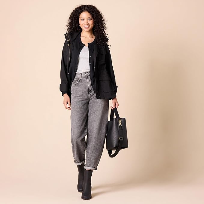 Amazon Essentials Women's Lightweight Crewneck Cardigan Sweater (Available in Plus Size)