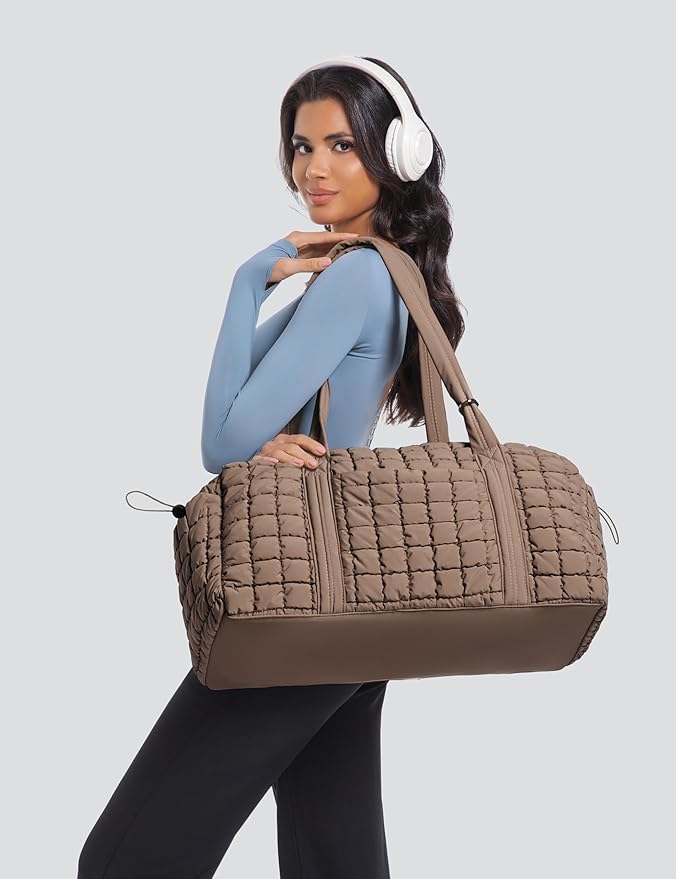 Quilted Travel Duffle Bag for Women Medium Weekender Bag Puffer Overnight Bag Large Soft Puffy Duffel Bag Carry-On Gym Bag Lightweight Personal Item Travel Bag for Trips Business Sport Airplane