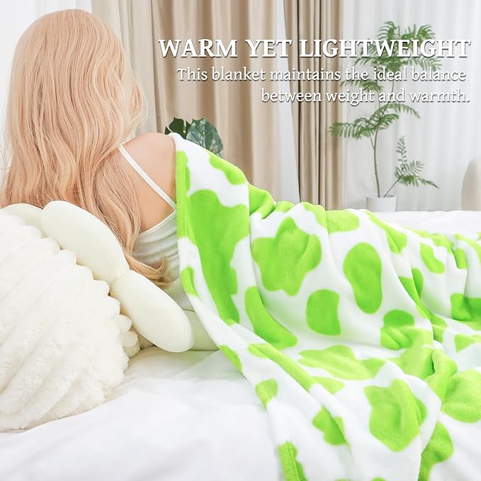 SEEGU Lime Green Throw Blanket for Couch, Lightweight Cozy Fuzzy Fleece Blanket for All Seasons, Home Room Decor, Green Gifts for Women Teens Girls Boys 50x60 Inches