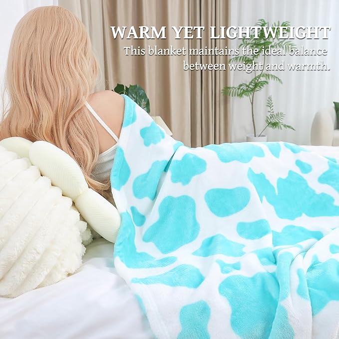 Twin Size Fleece Blanket, Lightweight Soft Fuzzy Blue Throws for Bed, Couch, Dorm Room, Cyan Cozy Decorative Bedding 60x80 Inches
