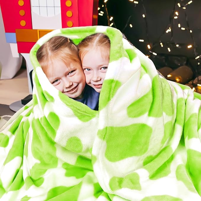 SEEGU Lime Green Throw Blanket for Couch, Lightweight Cozy Fuzzy Fleece Blanket for All Seasons, Home Room Decor, Green Gifts for Women Teens Girls Boys 50x60 Inches
