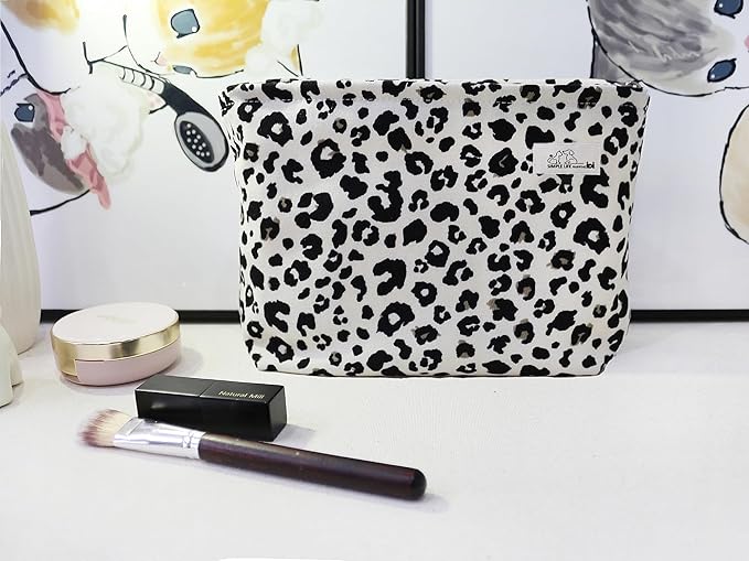 HAPPYHEIDI Leopard Print Makeup Bag with Pocket Large Cosmetic Toiletry Travel Pouch, Creamy White Cheetah, Lined, Zipper Closure, 8.5 × 2 x 6.5 inches
