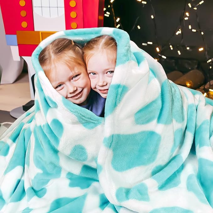 Twin Size Fleece Blanket, Lightweight Soft Fuzzy Blue Throws for Bed, Couch, Dorm Room, Cyan Cozy Decorative Bedding 60x80 Inches
