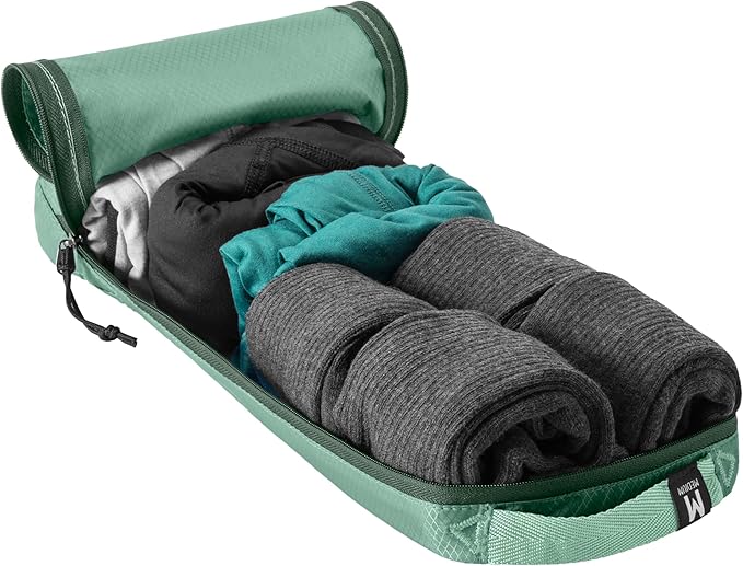 Eagle Creek Pack-It Isolate Slim Cube M/M/M Set - Minimalist Compact Travel Organizer for Hair Styling Tools, Belts & Small Items - Travel Accessories - Willow Green