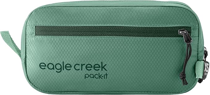Eagle Creek Pack-It Isolate Quick Trip - Compact Travel Toiletry Bag for Optimizing Luggage Space - Lightweight - Water-Resistant - Easy-Grab Zipper - Sustainable Materials - X-Small - Willow Green