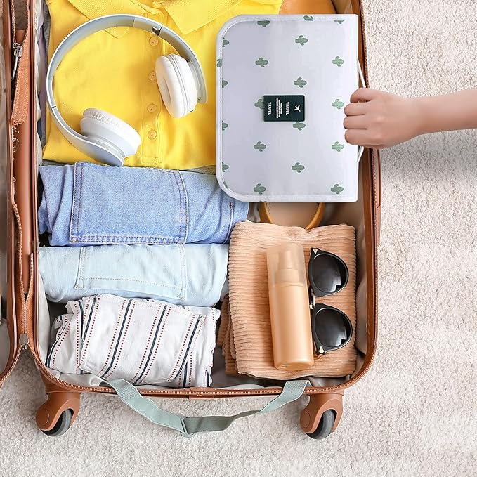 Travel Toiletry Bag for Women, Hanging Toiletry Bag with Multi-Pockets, Toiletry Bag for Traveling Easy Clean, Travel Organizer Cactus Pattern