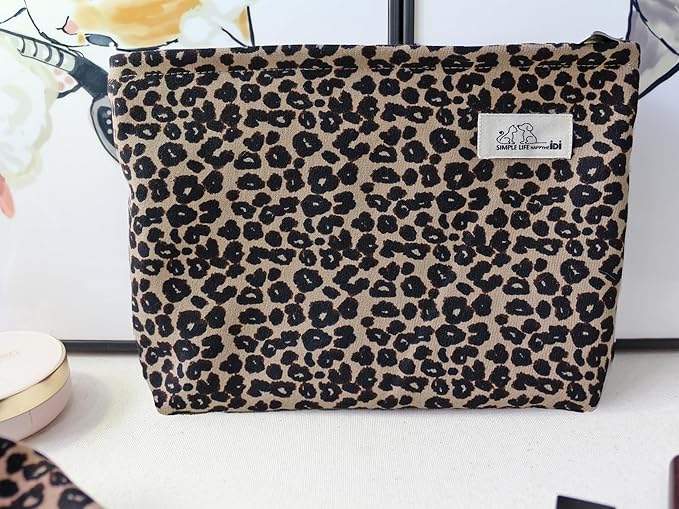 HAPPYHEIDI Leopard Print Makeup Bag with Pocket Large Cosmetic Toiletry Travel Pouch, Small Accessory Organizer Bag, Brown Cheetah, Lined, Zipper Closure, 8.5x2x6.5 Inches