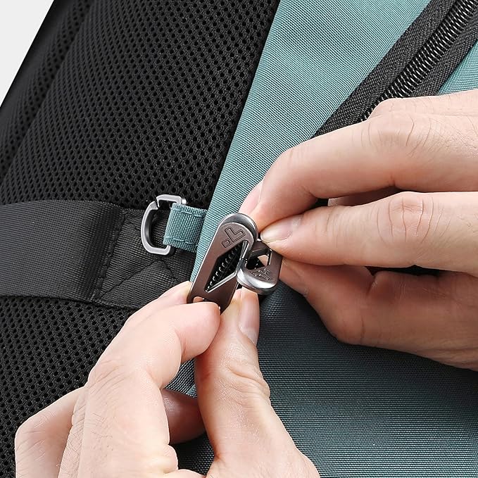 Travelon Anti-Theft Metro Backpack with RFID blocking pouch/NEW HARDWARE